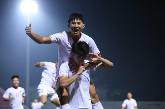 TRỰC TIẾP bóng đá Việt Nam vs Bhutan (5-0): Công Phương lập siêu phẩm - Ảnh 4.